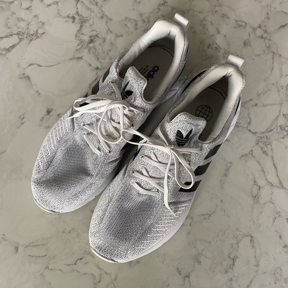 Women’s adidas sneaker size 10